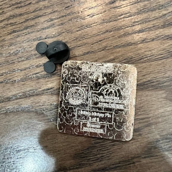 ๐ (5/$35) - SHANGHAI DISNEY 2016 Hidden Mickey Disney Lands Pin: Tomorrowland - Picture 2 of 6